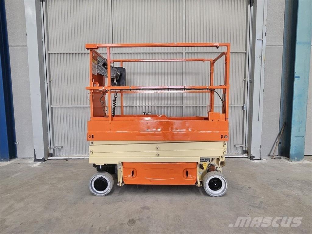 JLG 1930 ES Käärtõstukid