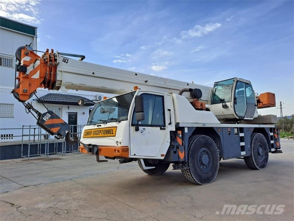 Terex AC40 Maastikutõstukid