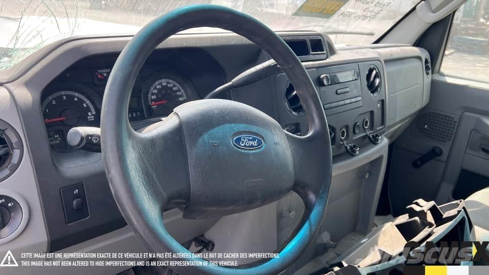 Ford E-450 Sadulveokid