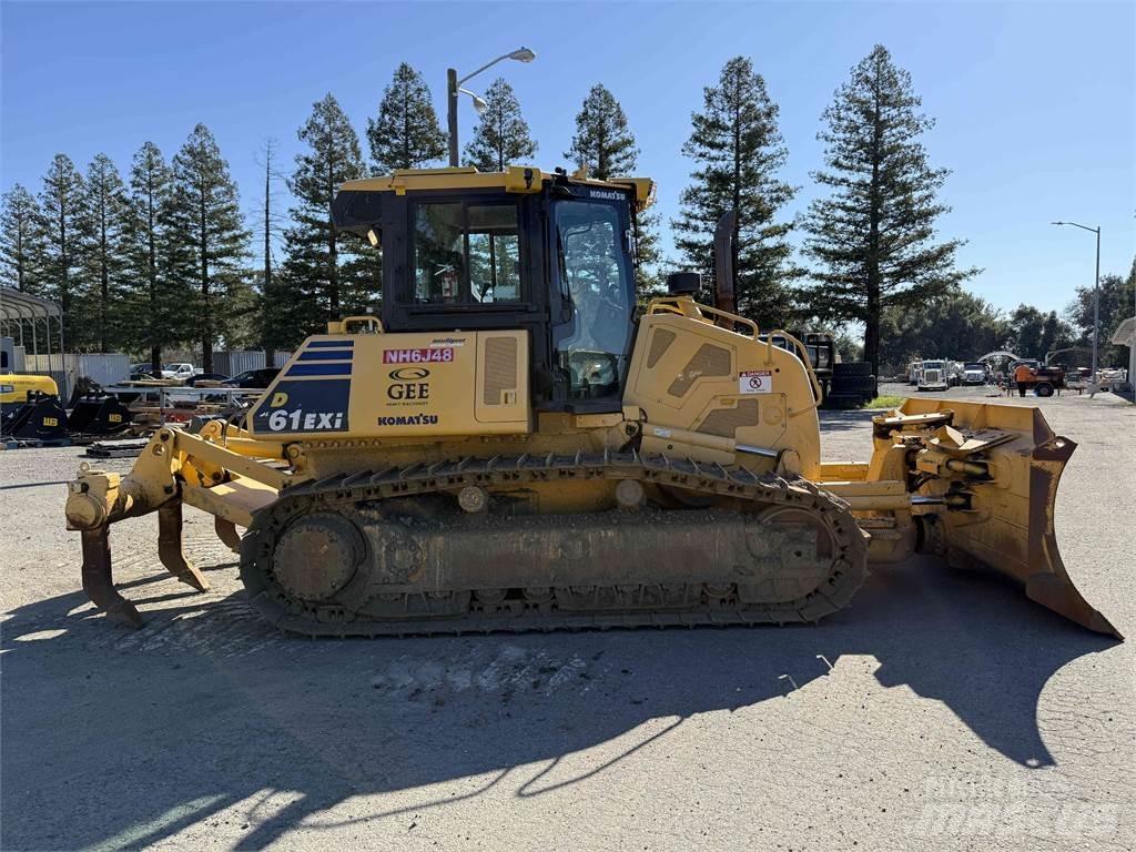 Komatsu D61EXi-24 Buldooserid