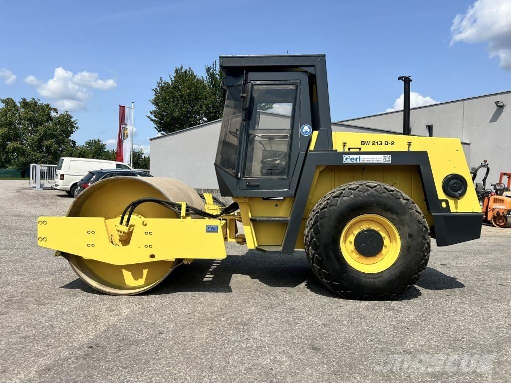 Bomag BW 213 D-2 Ühe trumliga rullid