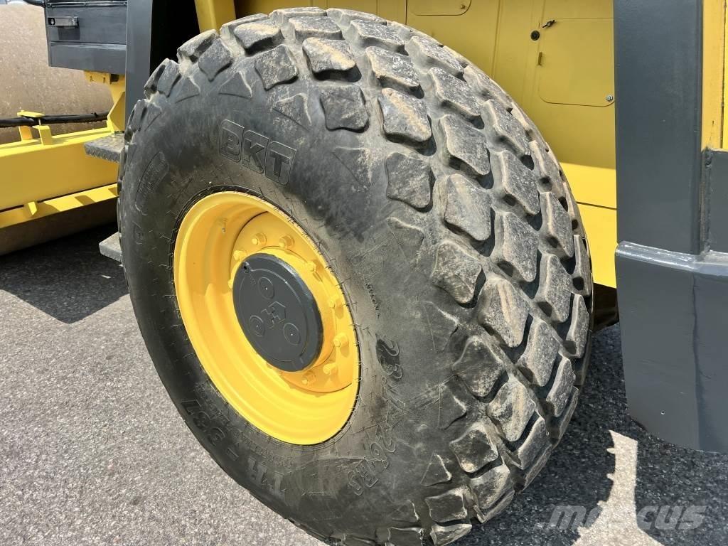 Bomag BW 213 D-2 Ühe trumliga rullid