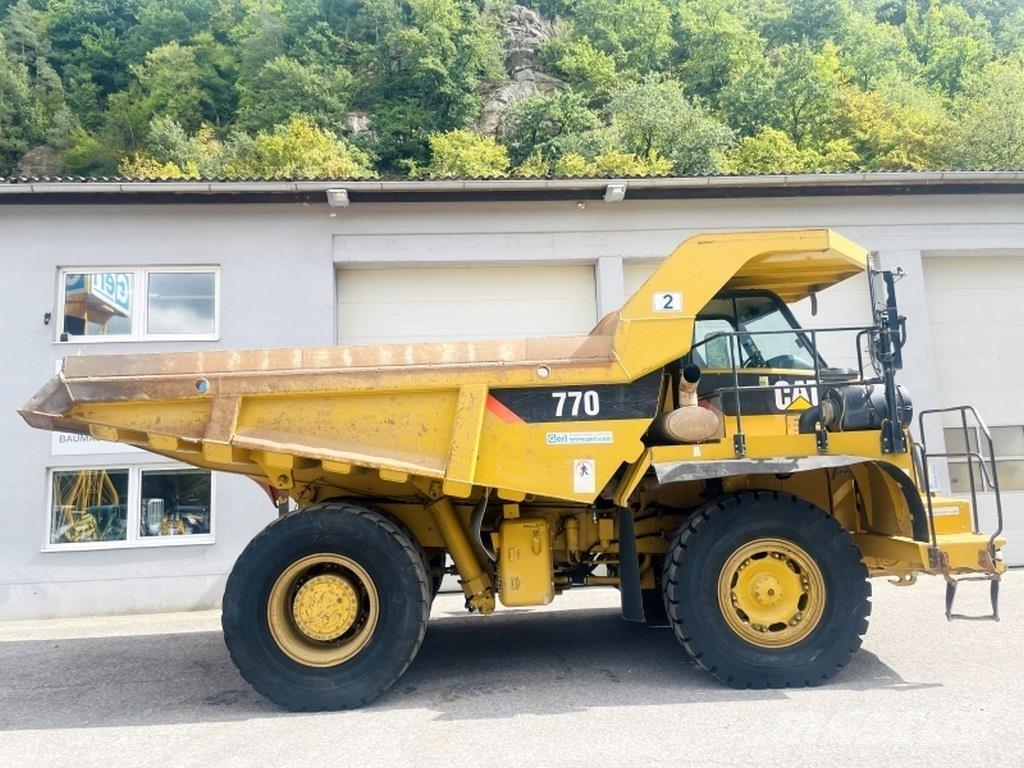 CAT 770 Liigendraamiga pinnaseveokid