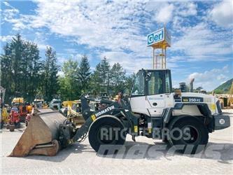 Komatsu WA250PZ-6 Rataslaadurid