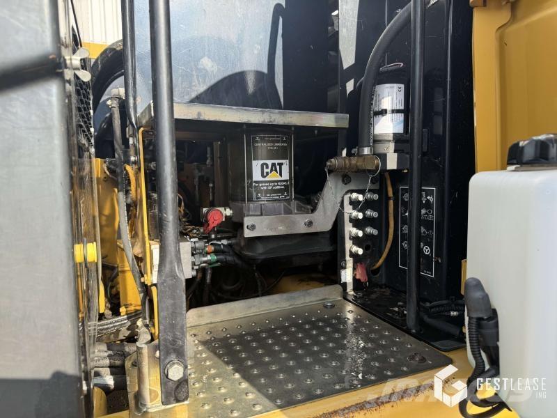 CAT M313D Ratasekskavaatorid