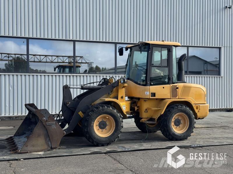 Volvo L30G Rataslaadurid