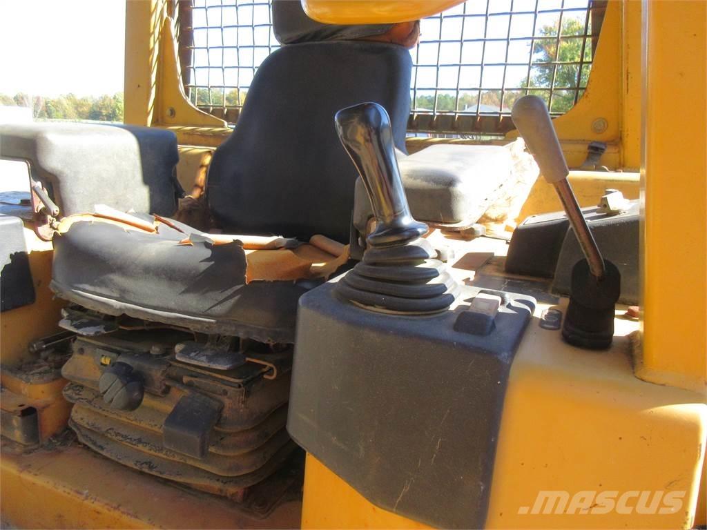 CAT D5G LGP Buldooserid