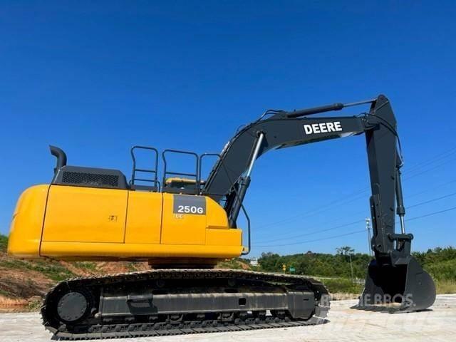 John Deere 250G Roomikekskavaatorid