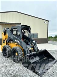 John Deere 318G Kompaktlaadurid