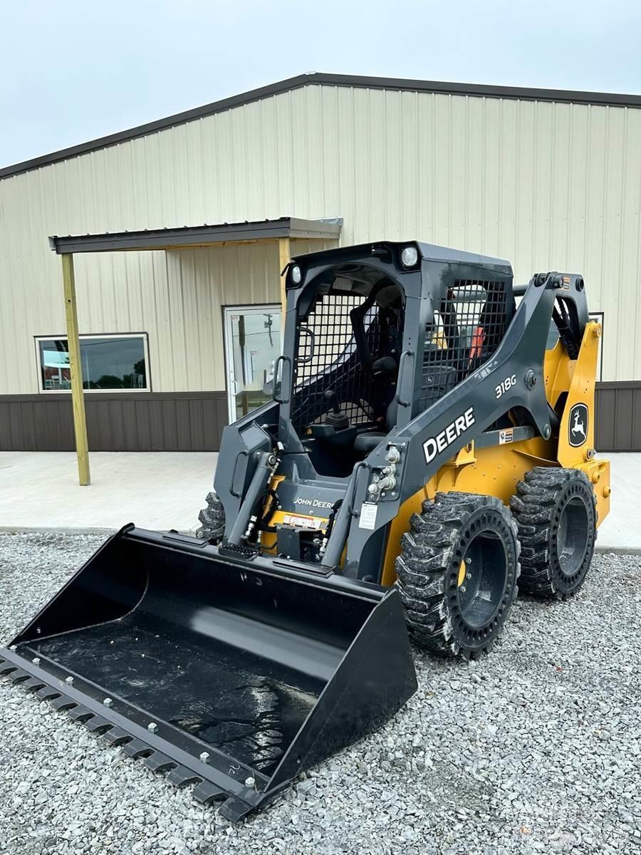 John Deere 318G Kompaktlaadurid