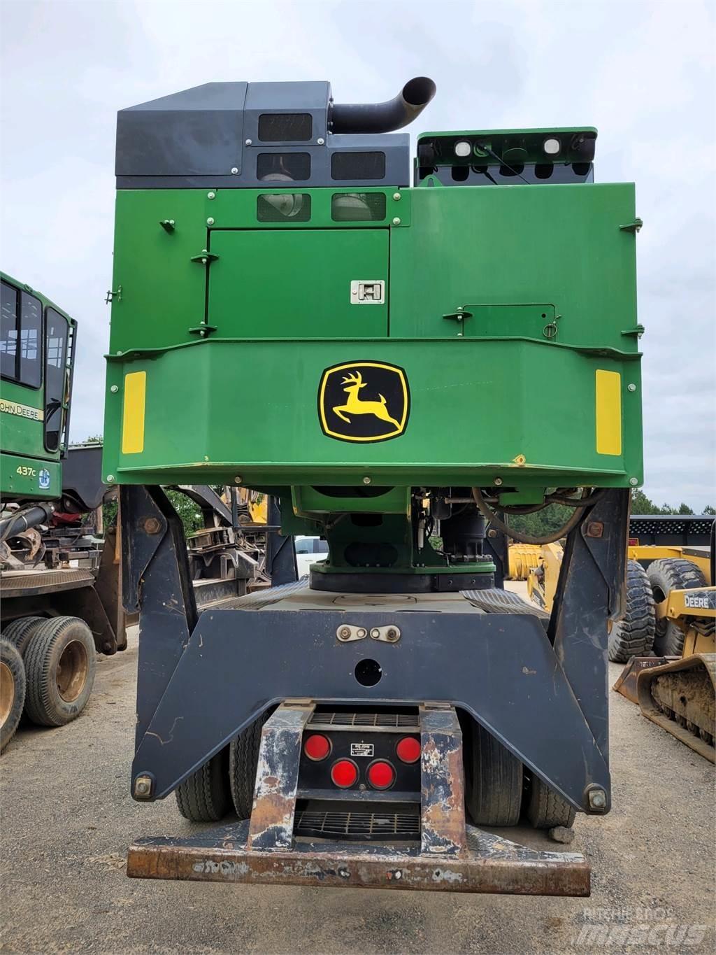 John Deere 437E Roomiklaadurid
