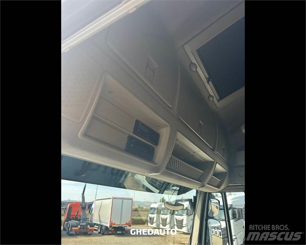 Iveco AS440S48T/P Furgoonautod