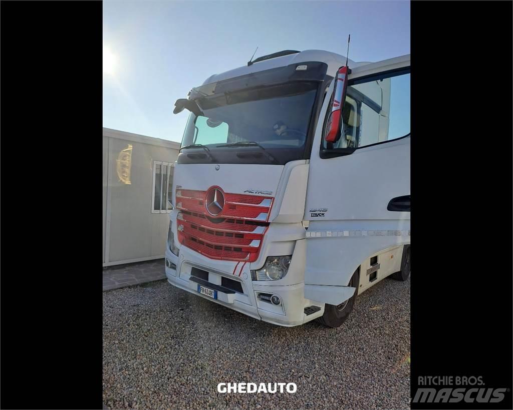 Mercedes-Benz ACTROS Furgoonautod