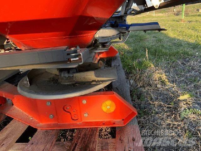 Kuhn AXIS 20.1W Mineraalväetise laoturid