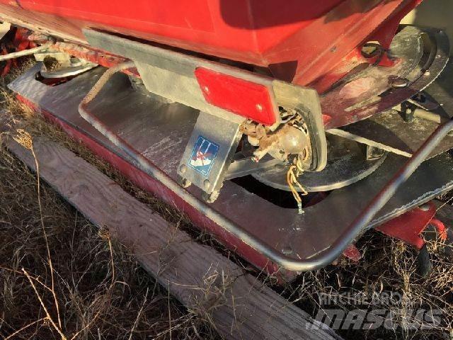 Kuhn GLB 1400 Mineraalväetise laoturid