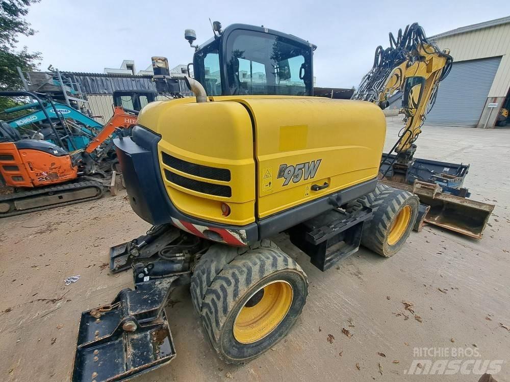 Yanmar B95W Ratasekskavaatorid