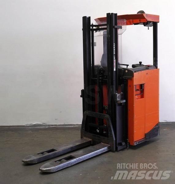 BT SRE135 Platvormiga virnastajad