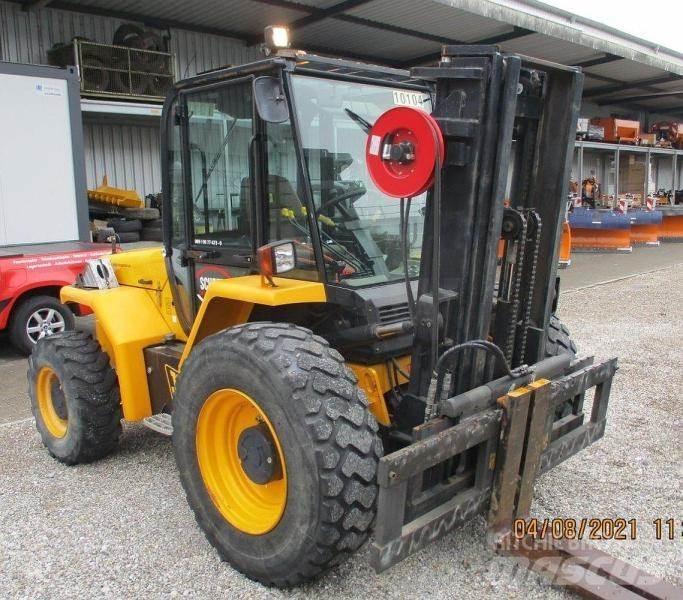 JCB 940-4 Maastikutõstukid
