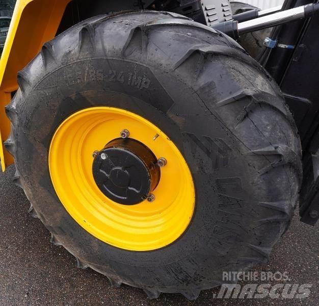 JCB 940-4 Maastikutõstukid