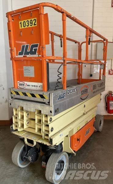 JLG 2030ES Iseliikuvad poomtõstukid