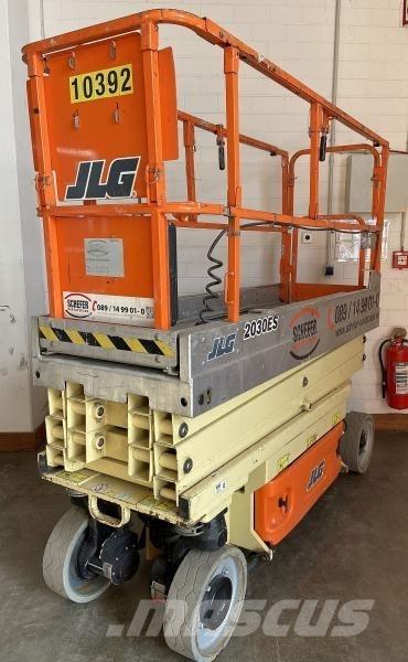 JLG 2030ES Iseliikuvad poomtõstukid