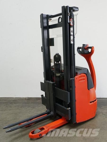 Linde L 10 379 Platvormiga virnastajad
