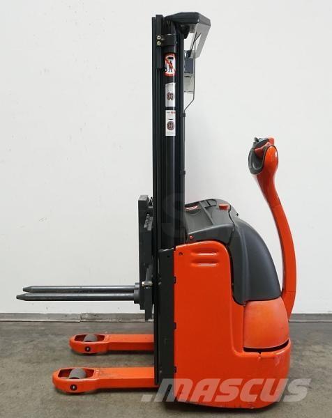 Linde L 10 379 Platvormiga virnastajad