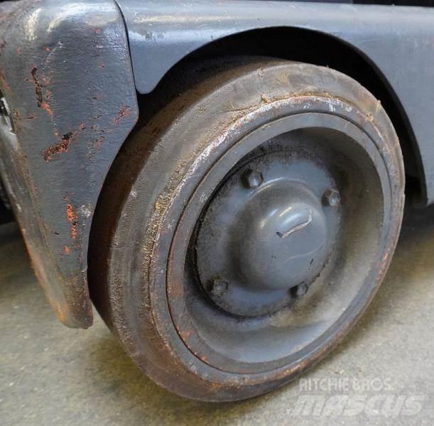 Toyota 6FBRE12 Lükandmastiga tõstukid
