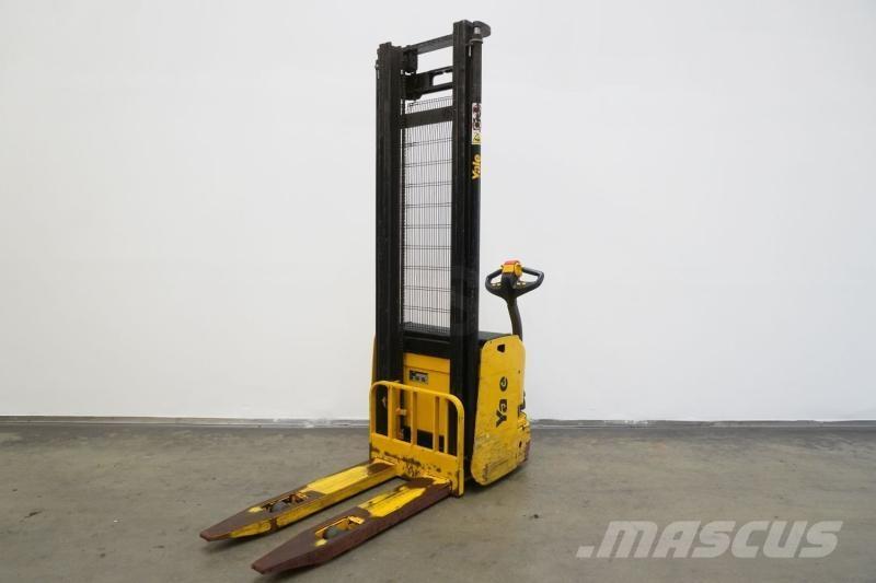 Yale MS12AC Platvormiga virnastajad