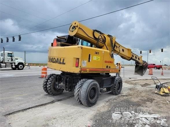 Gradall XL3300 V Ratasekskavaatorid