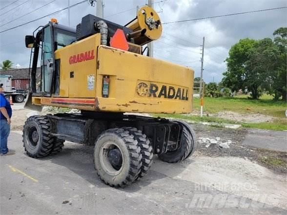 Gradall XL3300 V Ratasekskavaatorid