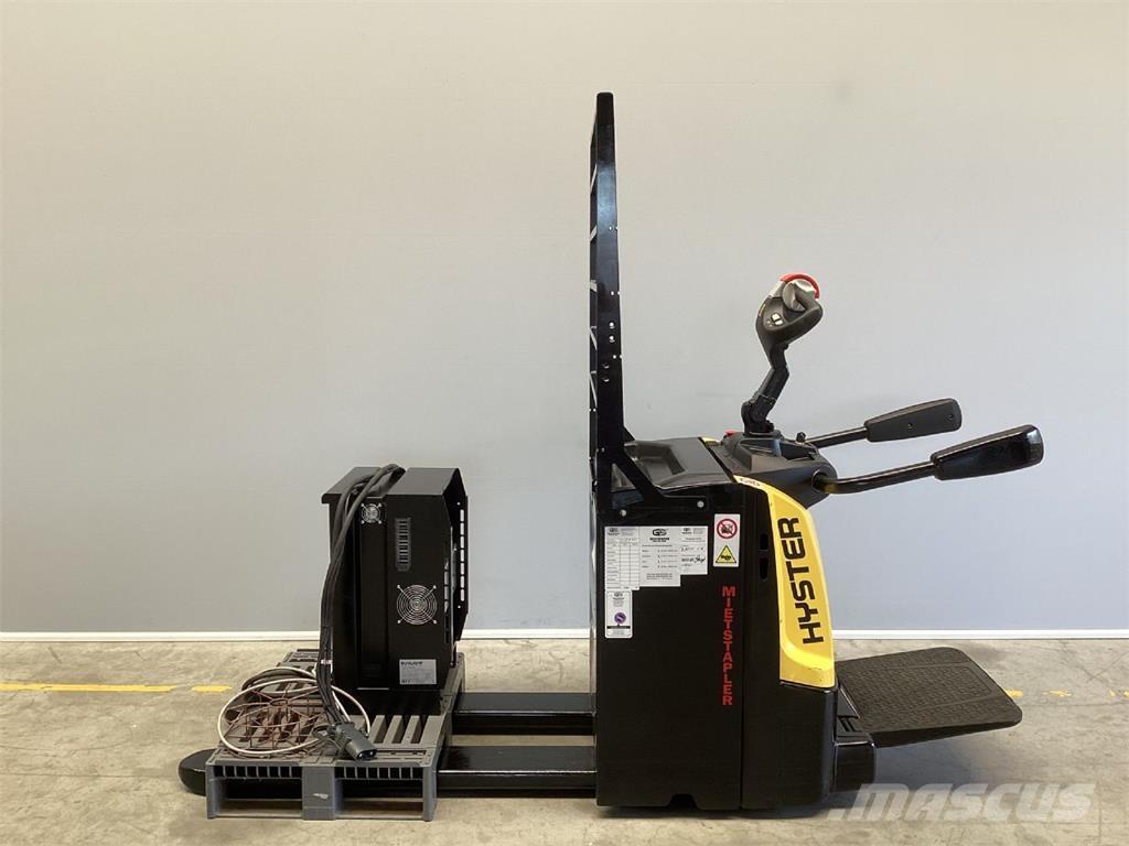 Hyster P2.0S Järelkäidavad virnastajad
