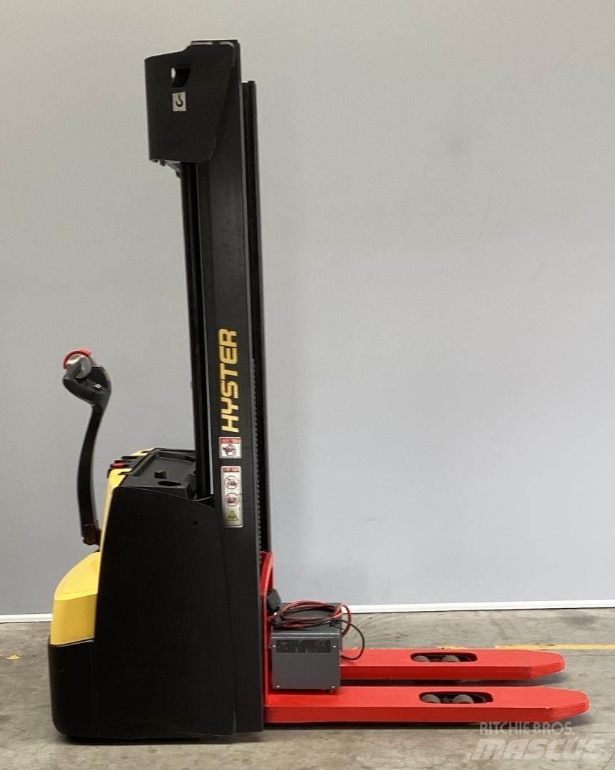 Hyster S1.4 Järelkäidavad virnastajad
