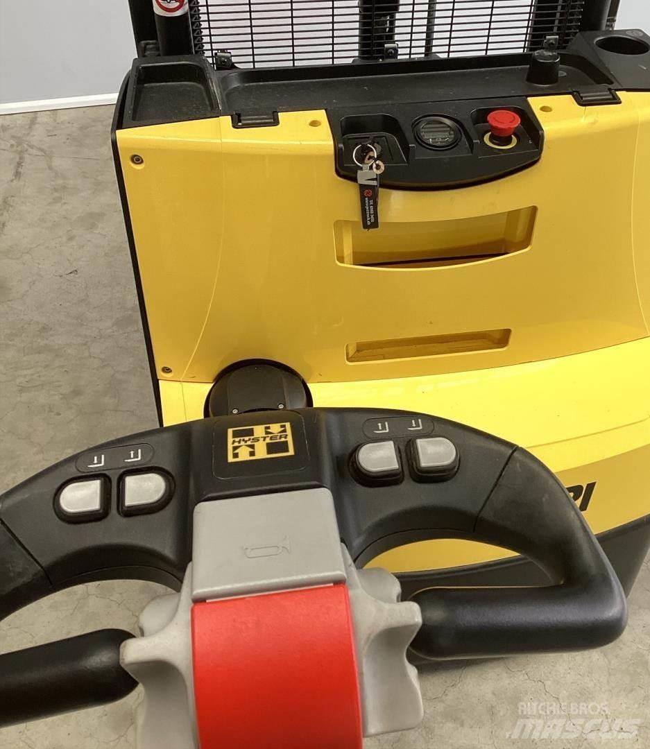 Hyster S1.4 Järelkäidavad virnastajad