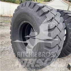BKT 24.00X35 Rehvid, rattad ja veljed