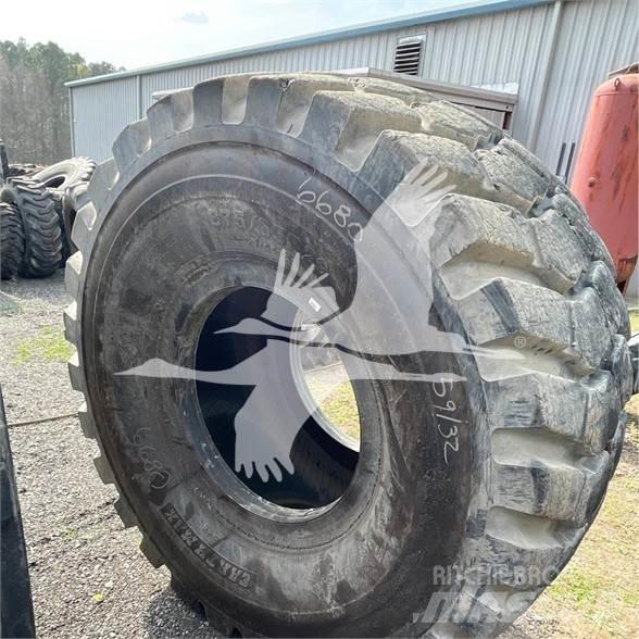 BKT 875/65R29 Rehvid, rattad ja veljed
