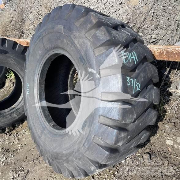 JCB 20.5X25 Rehvid, rattad ja veljed