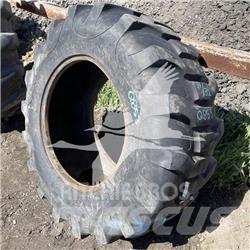 Titan 17.5L24 Rehvid, rattad ja veljed