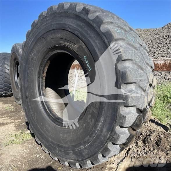 Titan 20.5R25 Rehvid, rattad ja veljed