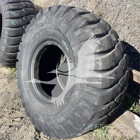 Titan 23.5x25 Rehvid, rattad ja veljed