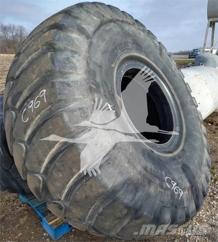 Titan 29.5x25 Rehvid, rattad ja veljed