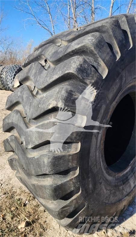 Titan 29.5x29 Rehvid, rattad ja veljed