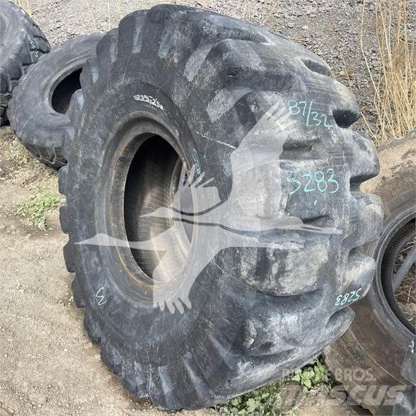 Toyo 23.5x25 Rehvid, rattad ja veljed