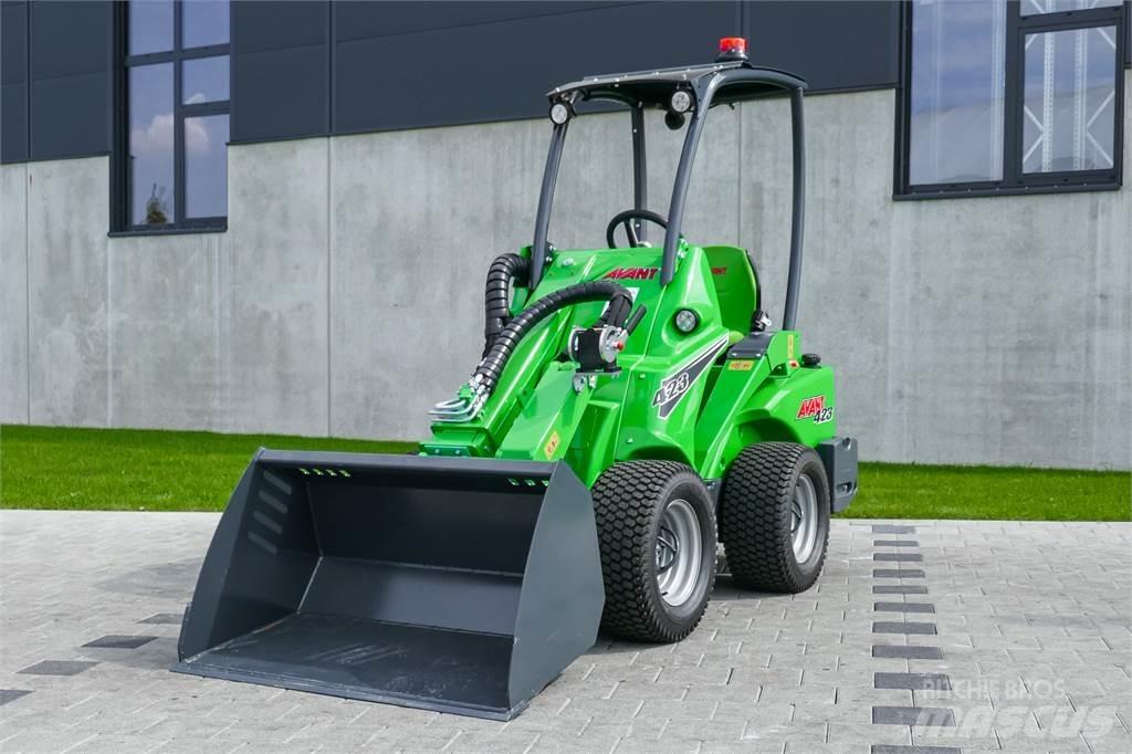 Avant M 423 Miniekskavaatorid < 7 t