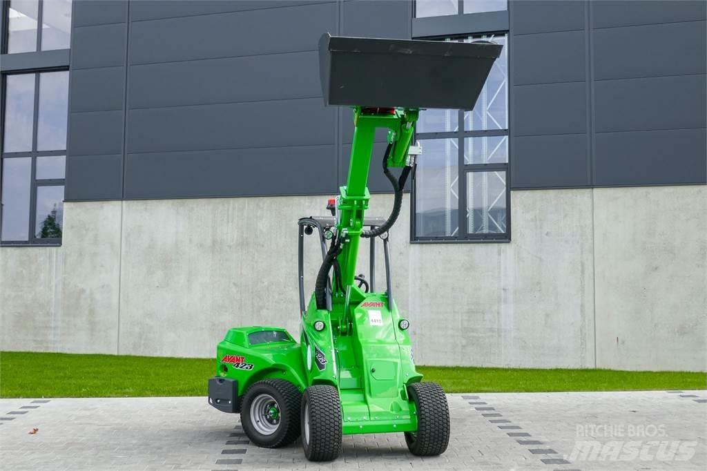 Avant M 423 Miniekskavaatorid < 7 t