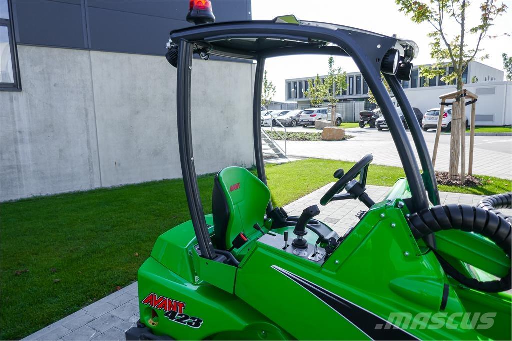 Avant M 423 Miniekskavaatorid < 7 t