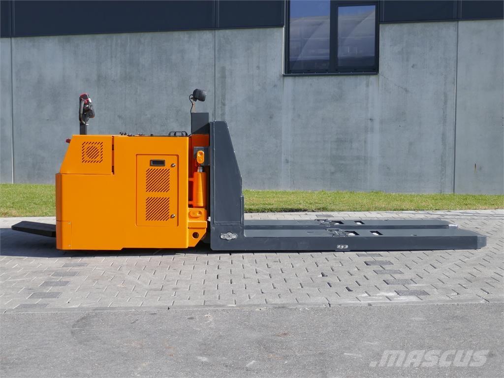 Baka EGU-200 SO Järelkäidavad virnastajad