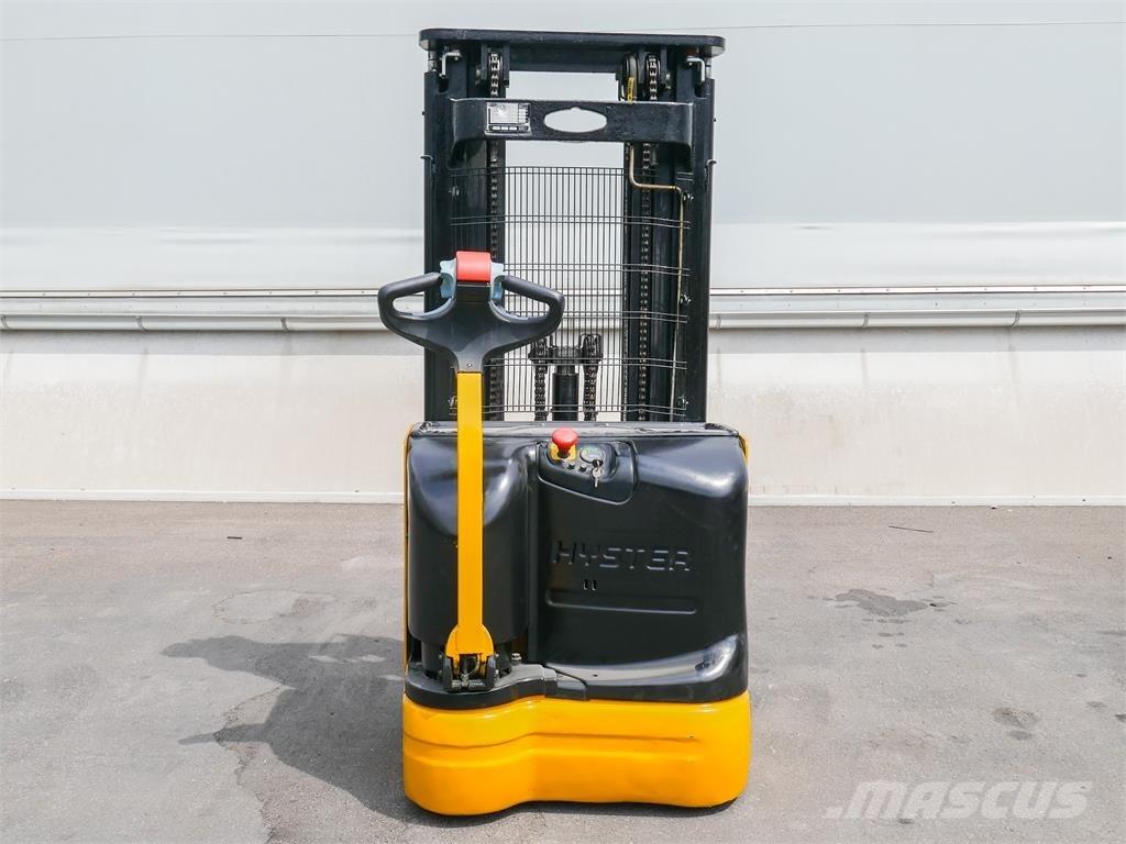 Hyster S 1.4-40 Järelkäidavad virnastajad