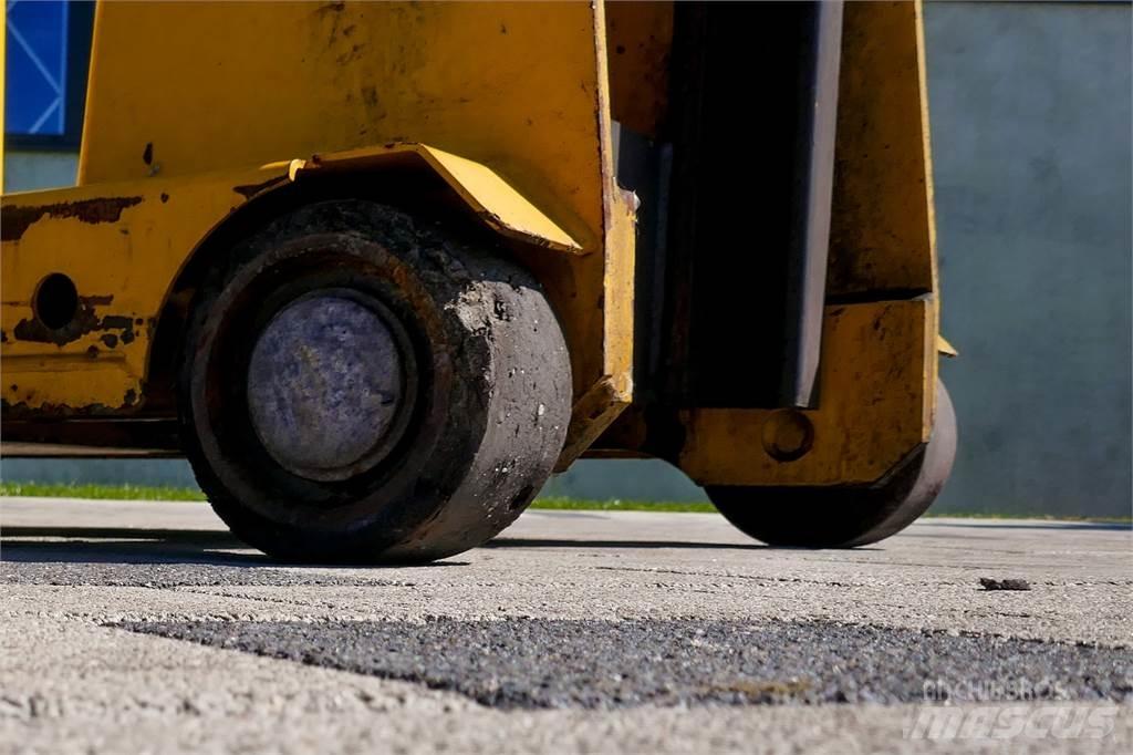 Linde L12 Järelkäidavad virnastajad