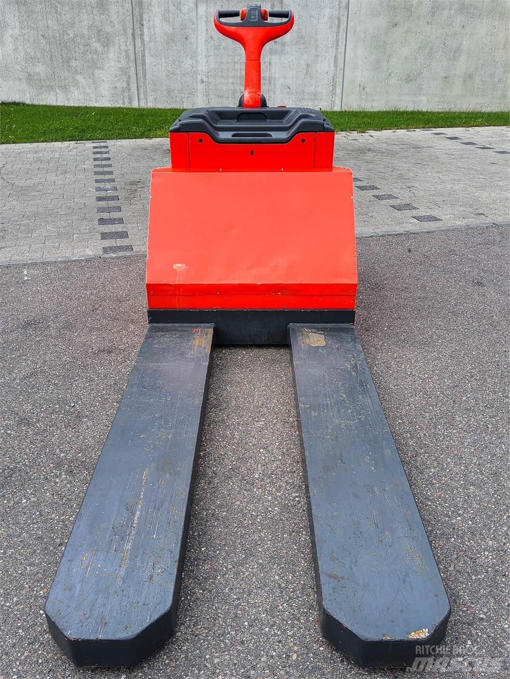 Linde T 30 Järelkäidavad virnastajad